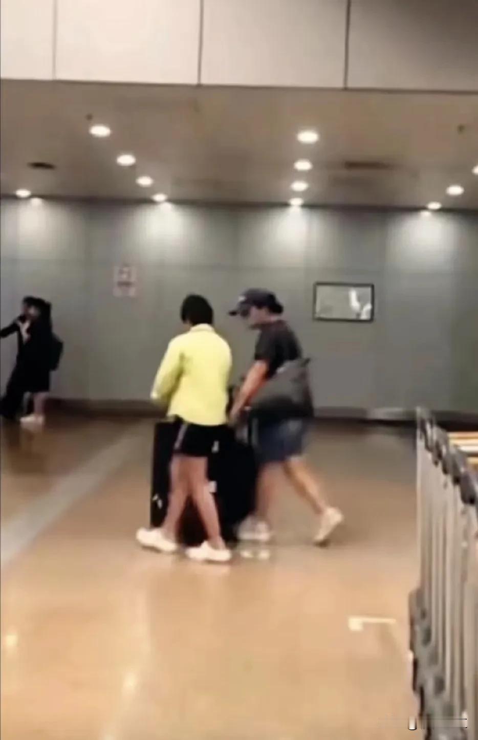 全红婵从湛江老家回到北京了，未来的时间主要在国家跳水队训练，准备明年在广东举办的