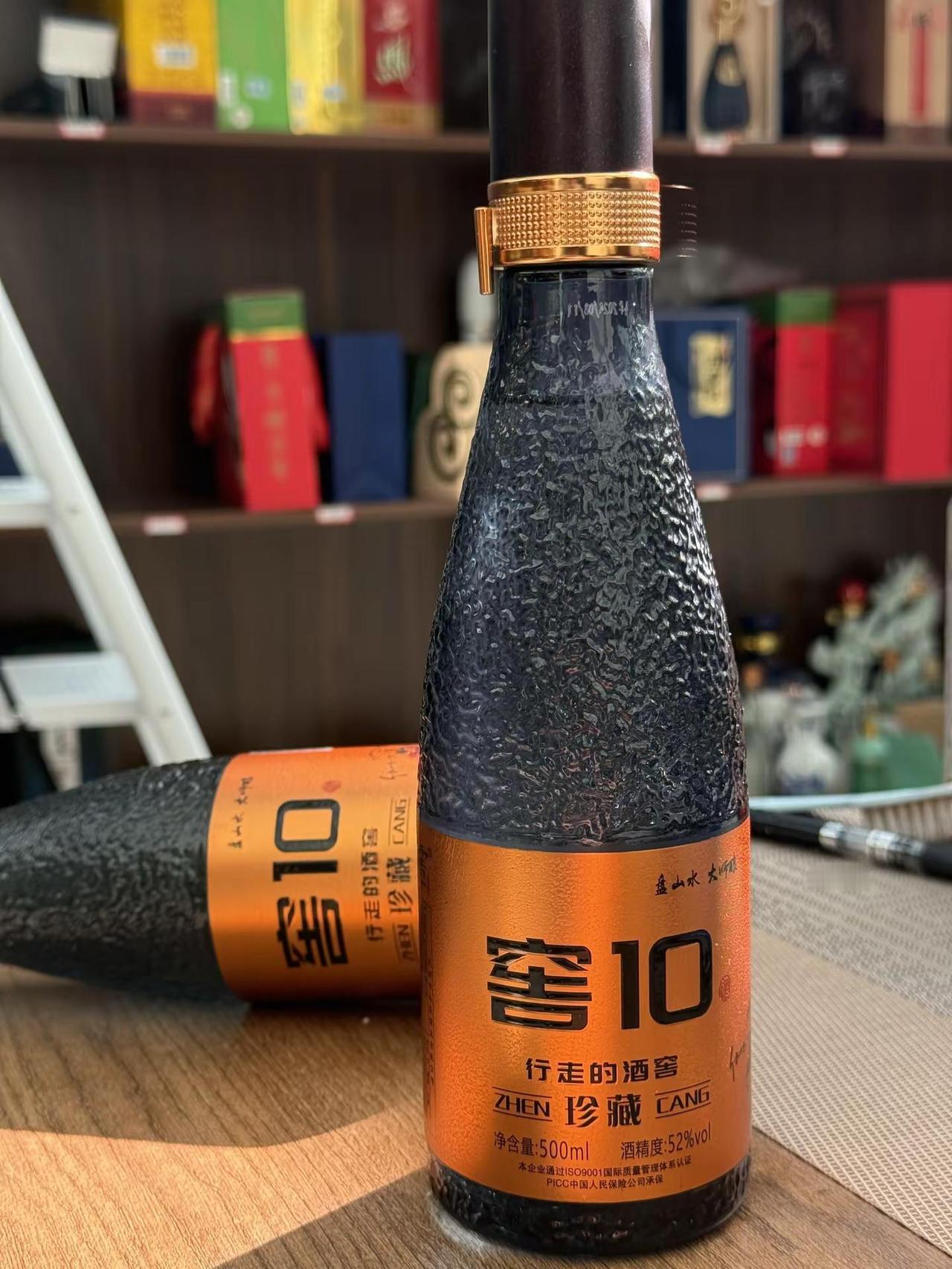 宴客选酒有门道，一瓶“窖10”解锁懂酒人标签请客吃饭，酒从来不是单纯的饮品，而是