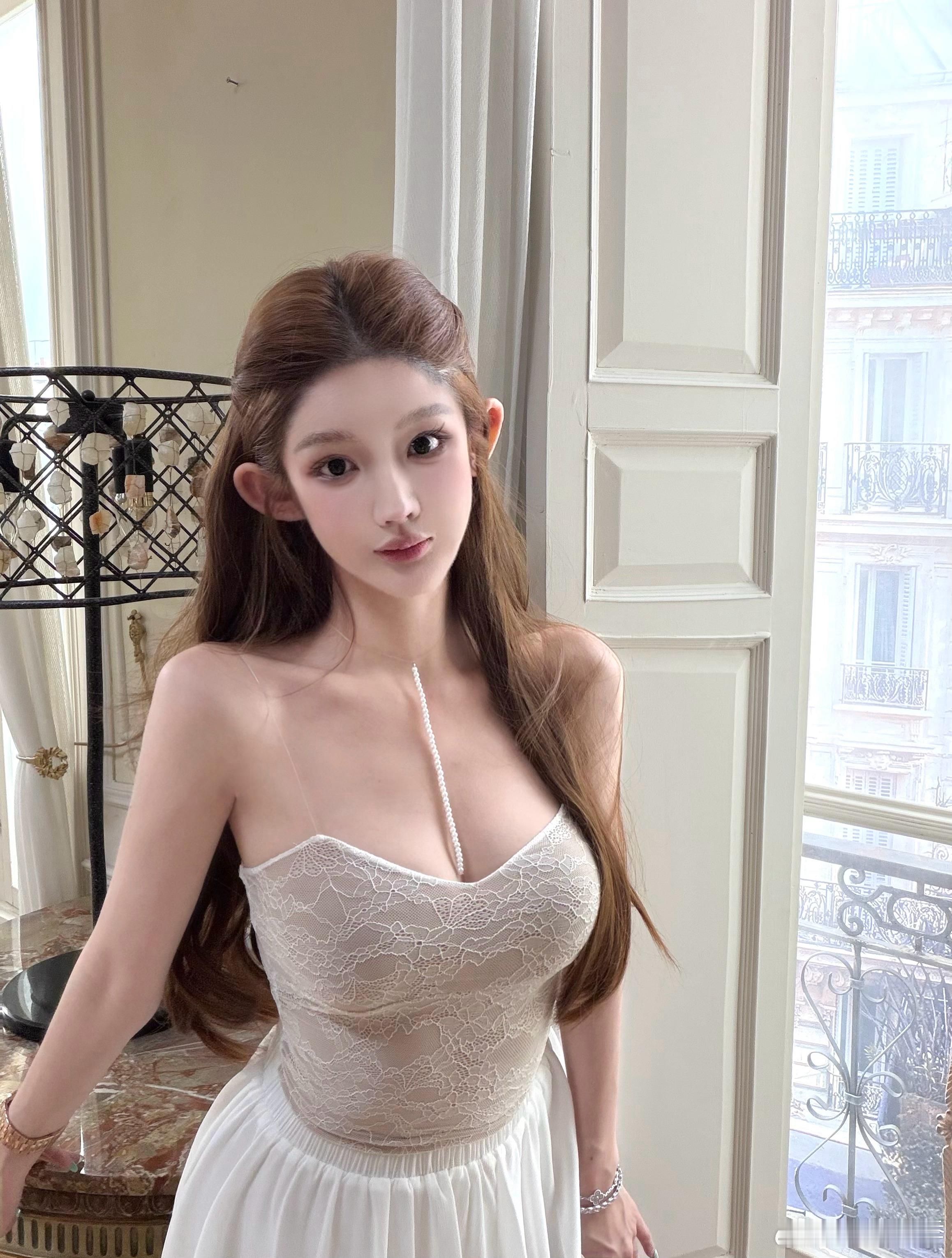 Joey 4.10 20:00真的很会做吊带呢我 透明小项链是送给大家的哟喜欢黑