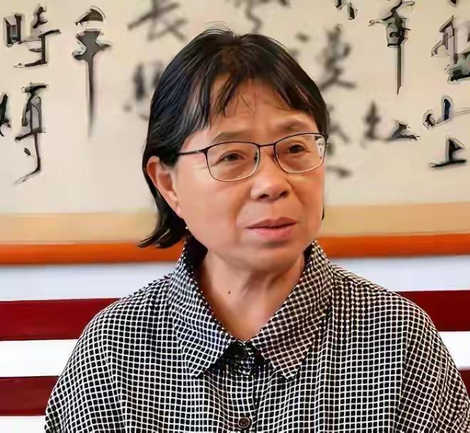 如果说这个世界上，有一种坚持，能让人一眼看见“教育”的重量，那张桂梅老师连续15