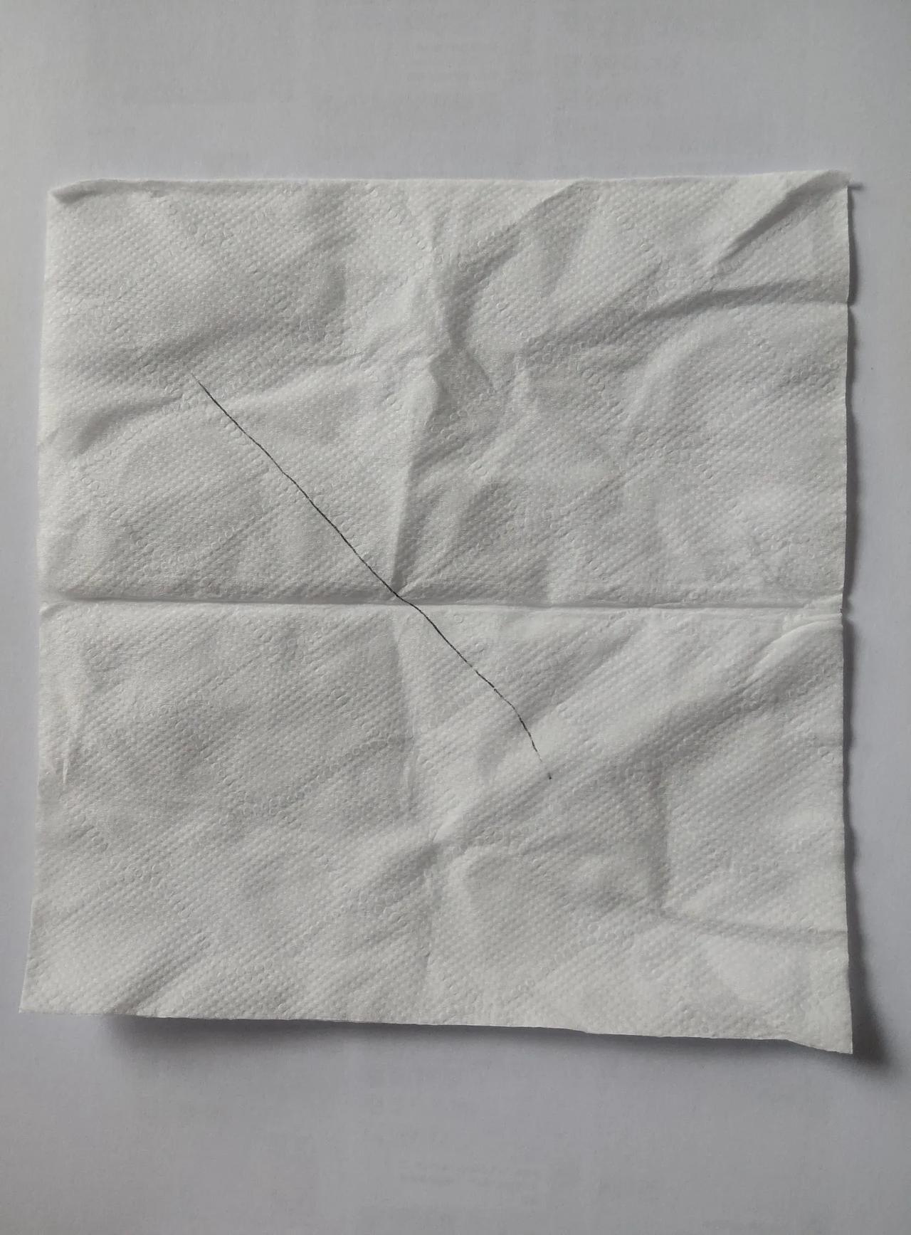 有一种骗术经久不衰屡见成功：

一张餐巾纸白送给你你觉得理所应当
一块钱一张你觉