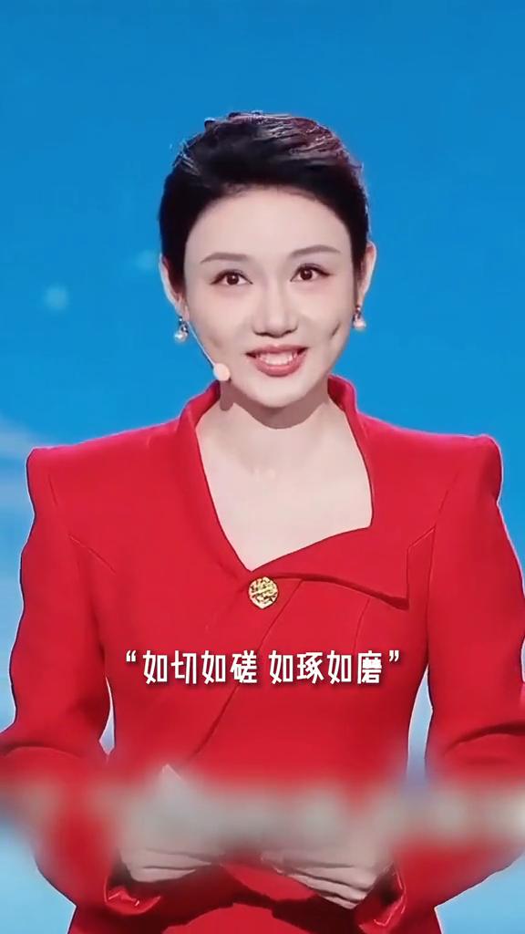 我是总台主持人龙洋。"审曲面势以饰五材"，道尽了古人对自然材料的深刻认识与运用。