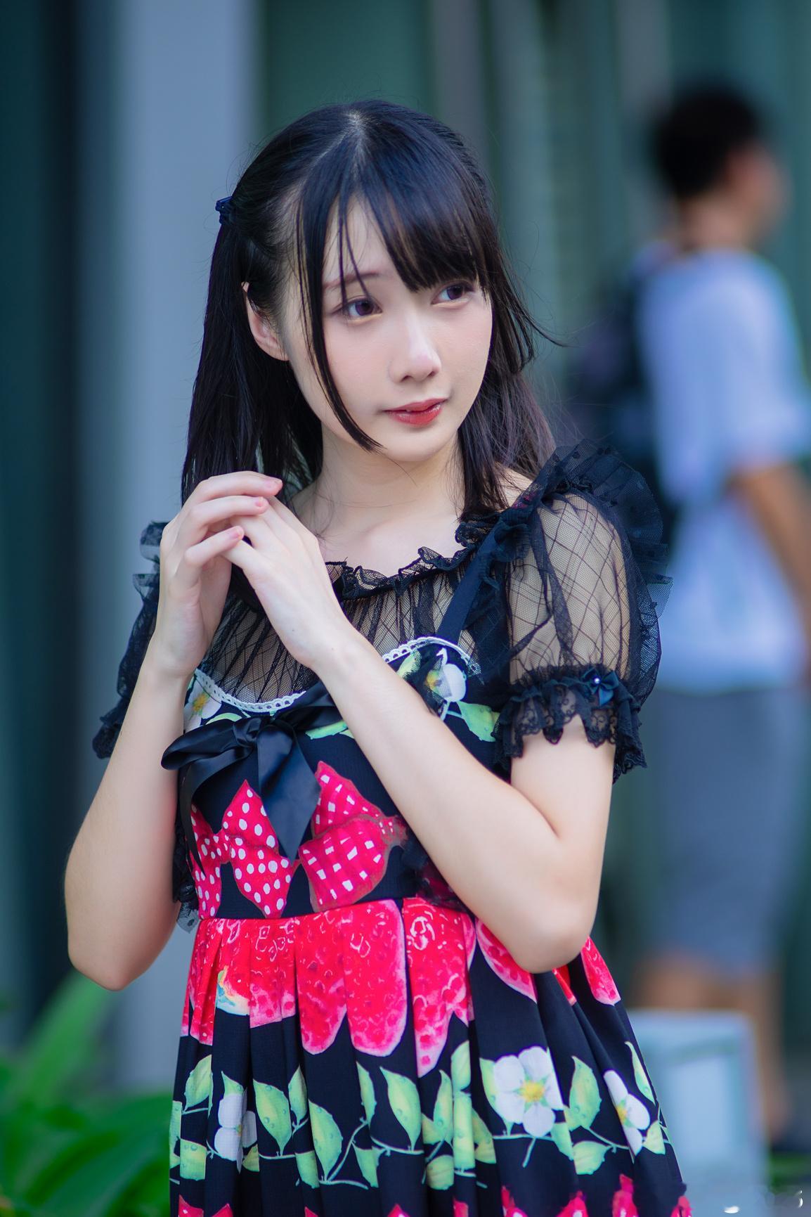 猎人拍漫展漫展分享版 (旧库存图)洛丽塔少女摄影后期：聆听猎人 