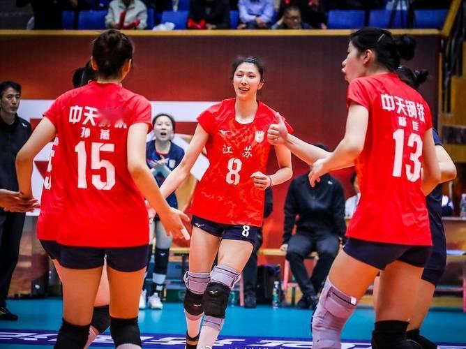 江苏女排这赛季得把吴梦洁给供着

吴梦洁在发着高烧的情况下，还被要求上场打比赛而