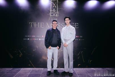 #阿云嘎一口气创作22首歌#阿云嘎以歌为火炬，22首新作传递着情感的光芒，期盼在