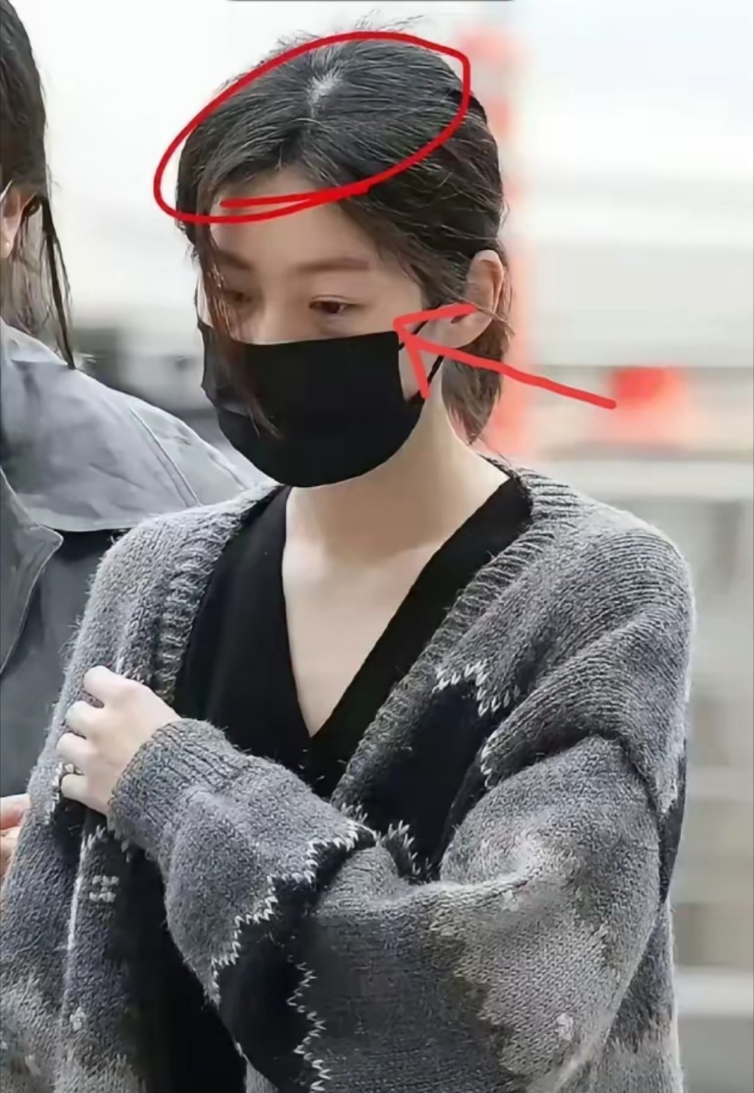 你们都想复杂了金赛纶离开的原因不是为情所伤，也不是原生家庭，而是心理压力过大，没