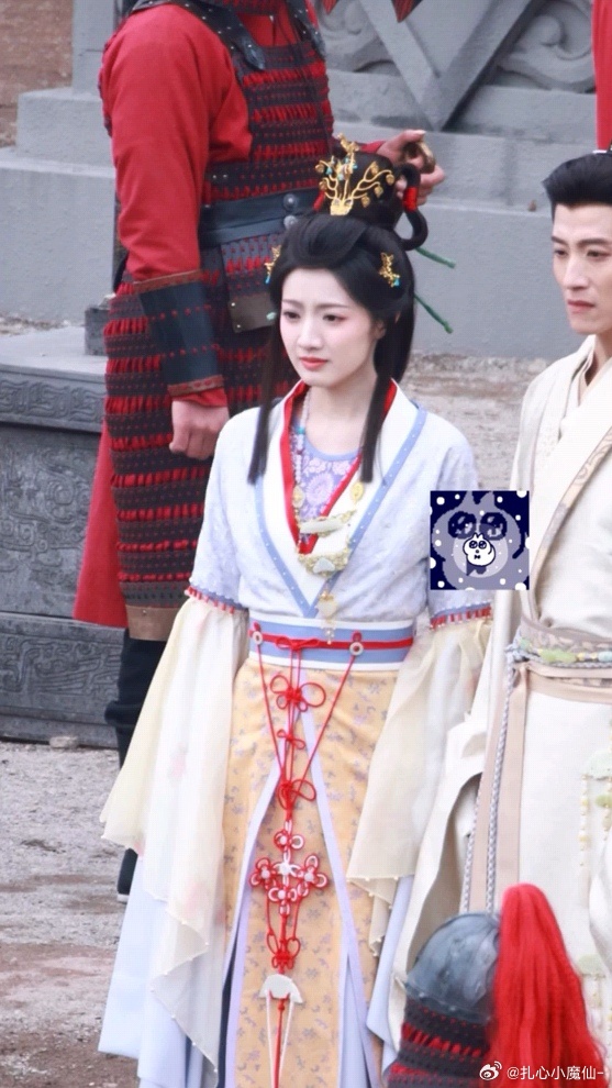 《归鸾》黄羿新衣服路透