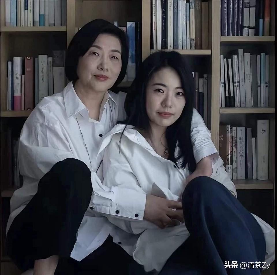蒋方舟之所在走到这个地步，不能怪控诉她学术不端的肖鹰教授，更不怨提供新证据的网友