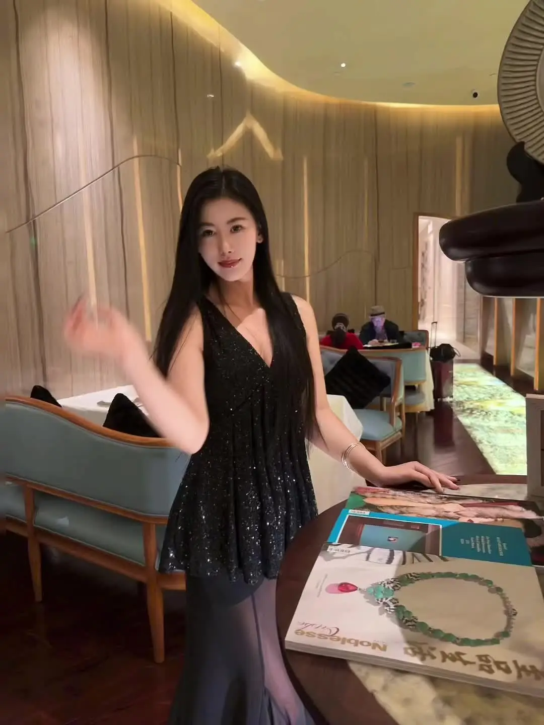 你姐我：一个读过很多书的漂亮女人 切记 读过很多书排在第一位 漂亮是末位