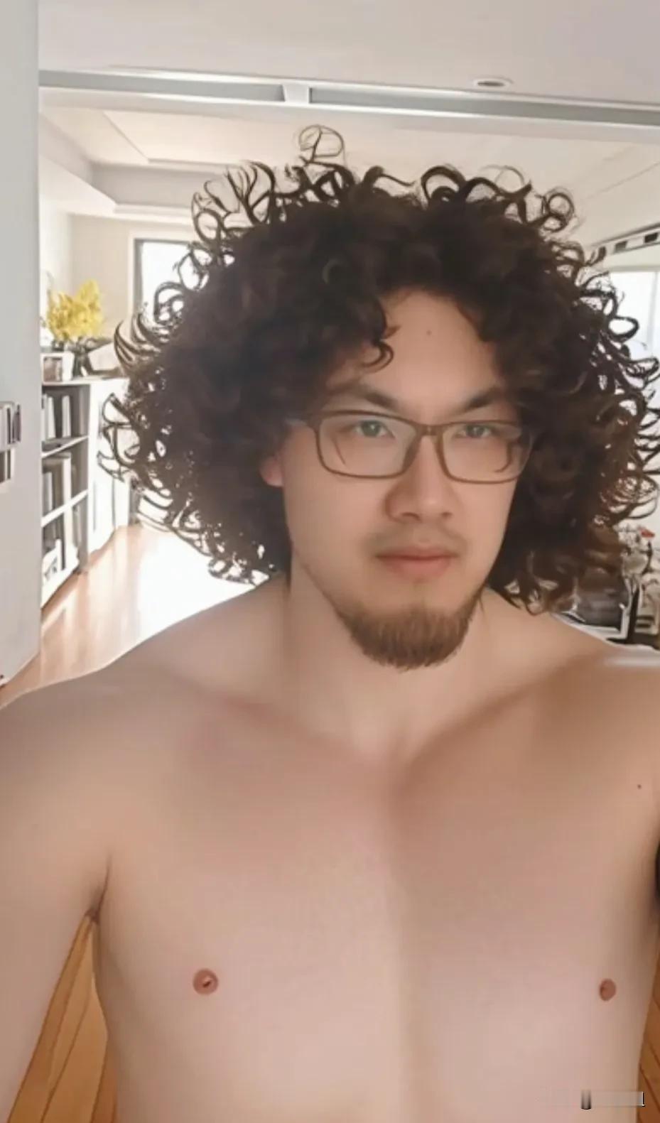 DeepSeek 是一个专注于**数学推理、代码生成、逻辑分析与复杂问题解决**