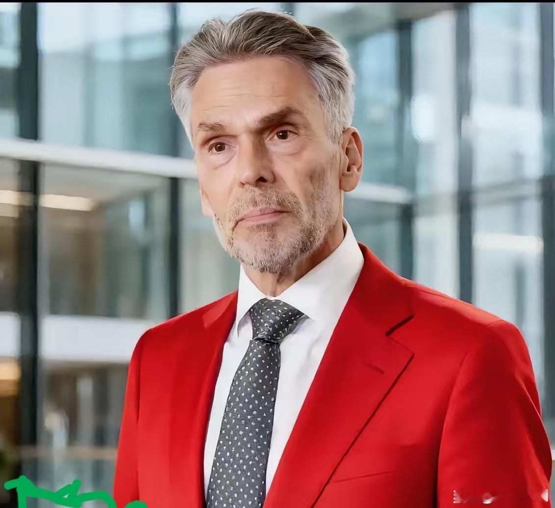 荷兰消息
安世相关主体声明：

荷兰未归还其半导体控制权，拒绝实质性协商并实施断