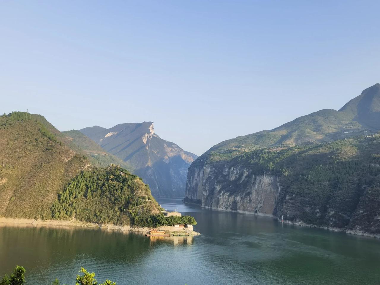 #上联：画龙画虎难画骨；诚邀下联#看山看水好看景