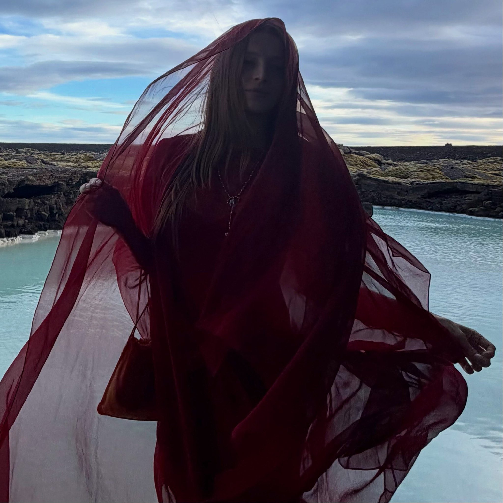 Hunter Schafer in Iceland亨特最近游玩照Kit Conn