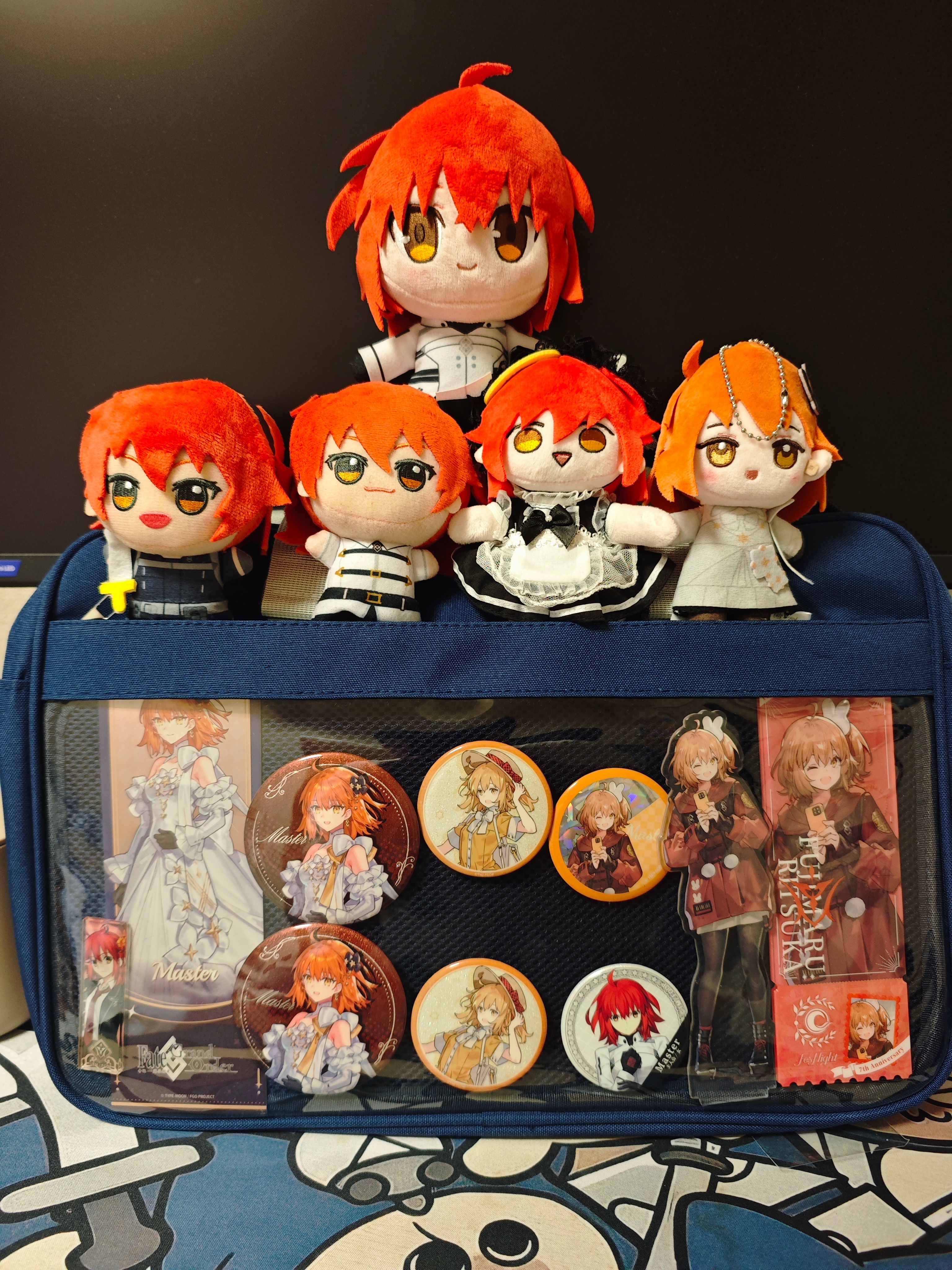 fgo[超话] 用迦勒底制服包做了一个咕哒子痛包，手指头被扎的好痛 ​​​
