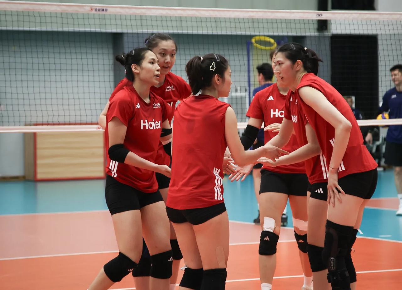 2026女排亚锦赛已经开始，
中国女排首场比赛时间为8月22日19点30分，
对