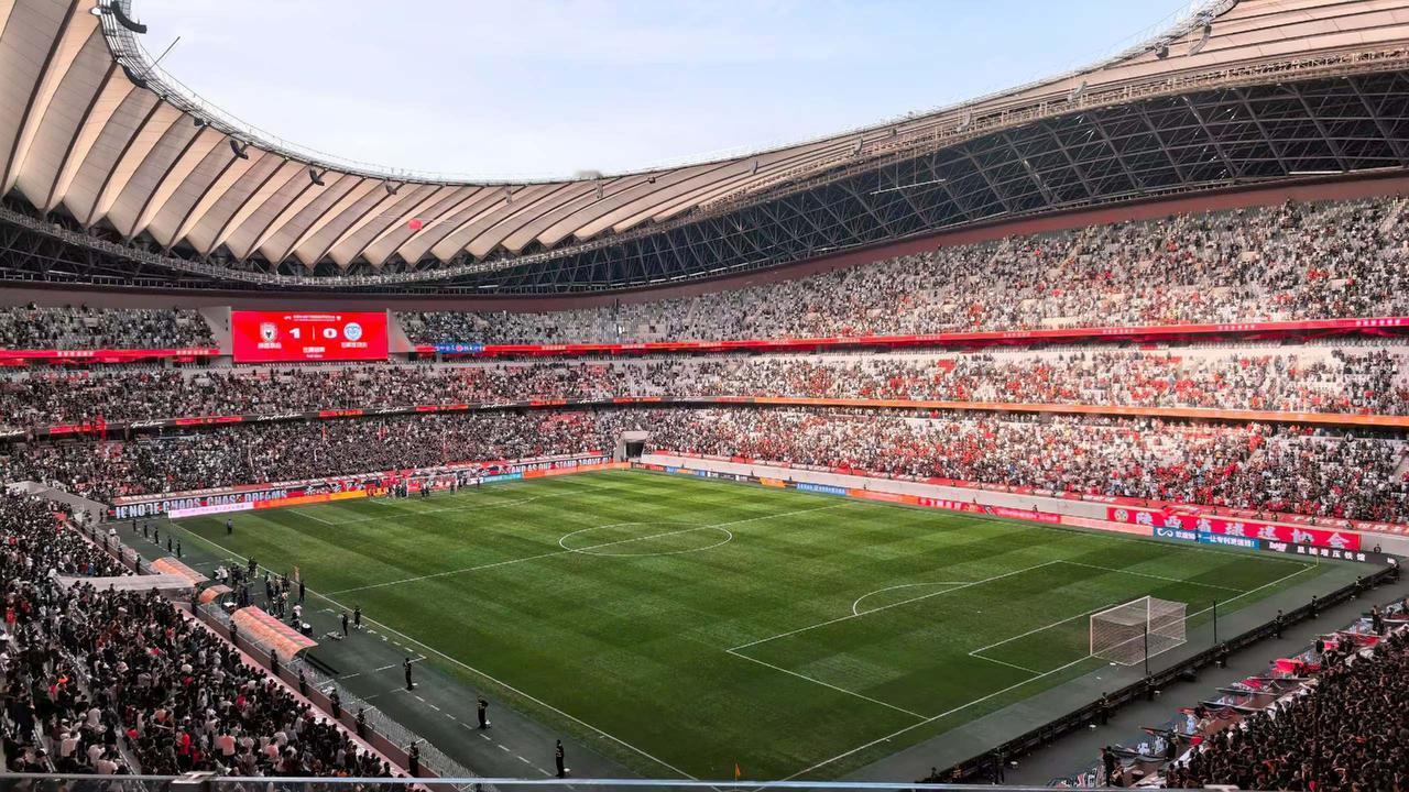 西咸楼市快讯：沣东足球中心，陕西联合第一场开门红！