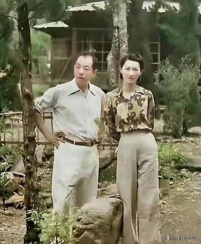 非常感慨张学良赵一荻慢慢变老的4张照片。

虽然自然规律谁都挣脱不了，但是我们中