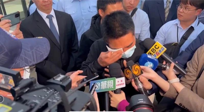 【人就这么走了，只留下我们怎么办】

台湾有关方面粗暴对待大陆渔船致2名渔民遇难
