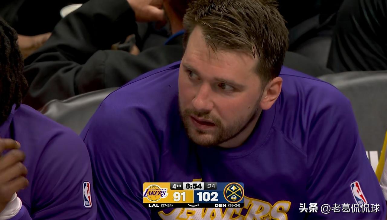 湖人当家球星东契奇真是带不动球队！在今天湖人客场以113：120不敌掘金的比赛中