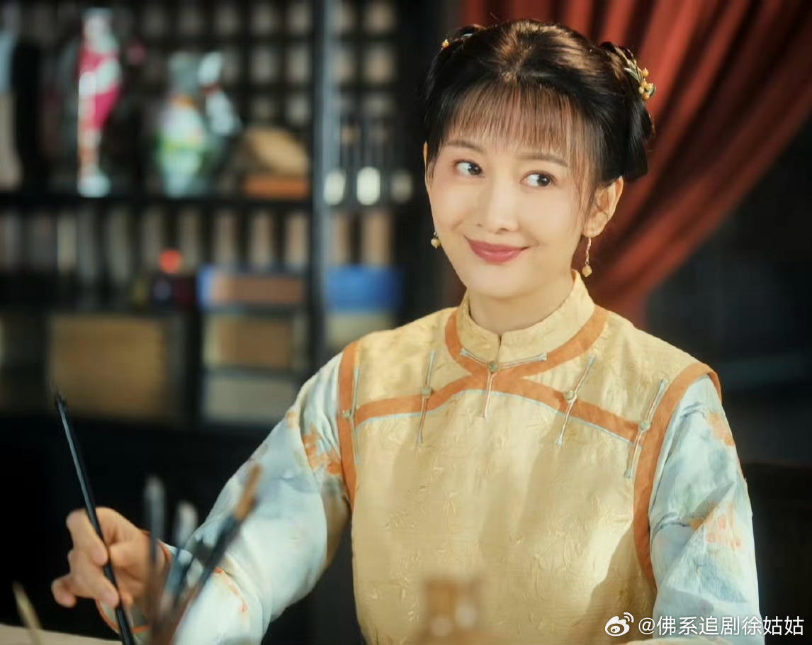 王鸥演少女违和感王鸥出演新剧《江海潮生》的吴道愔，剧里的她一举一动透着清爽灵气，