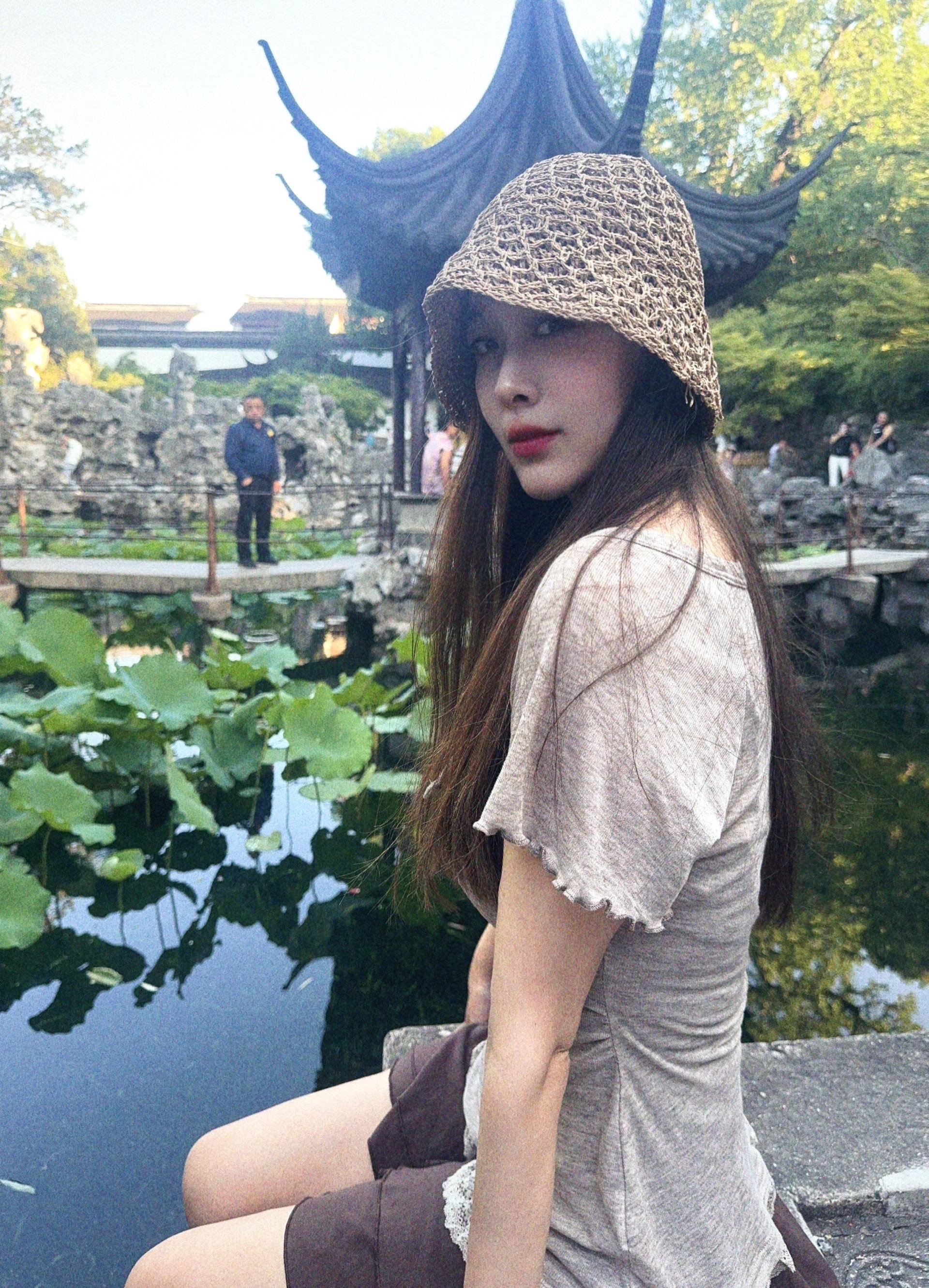 也许我不完美，但是各花各有各花香