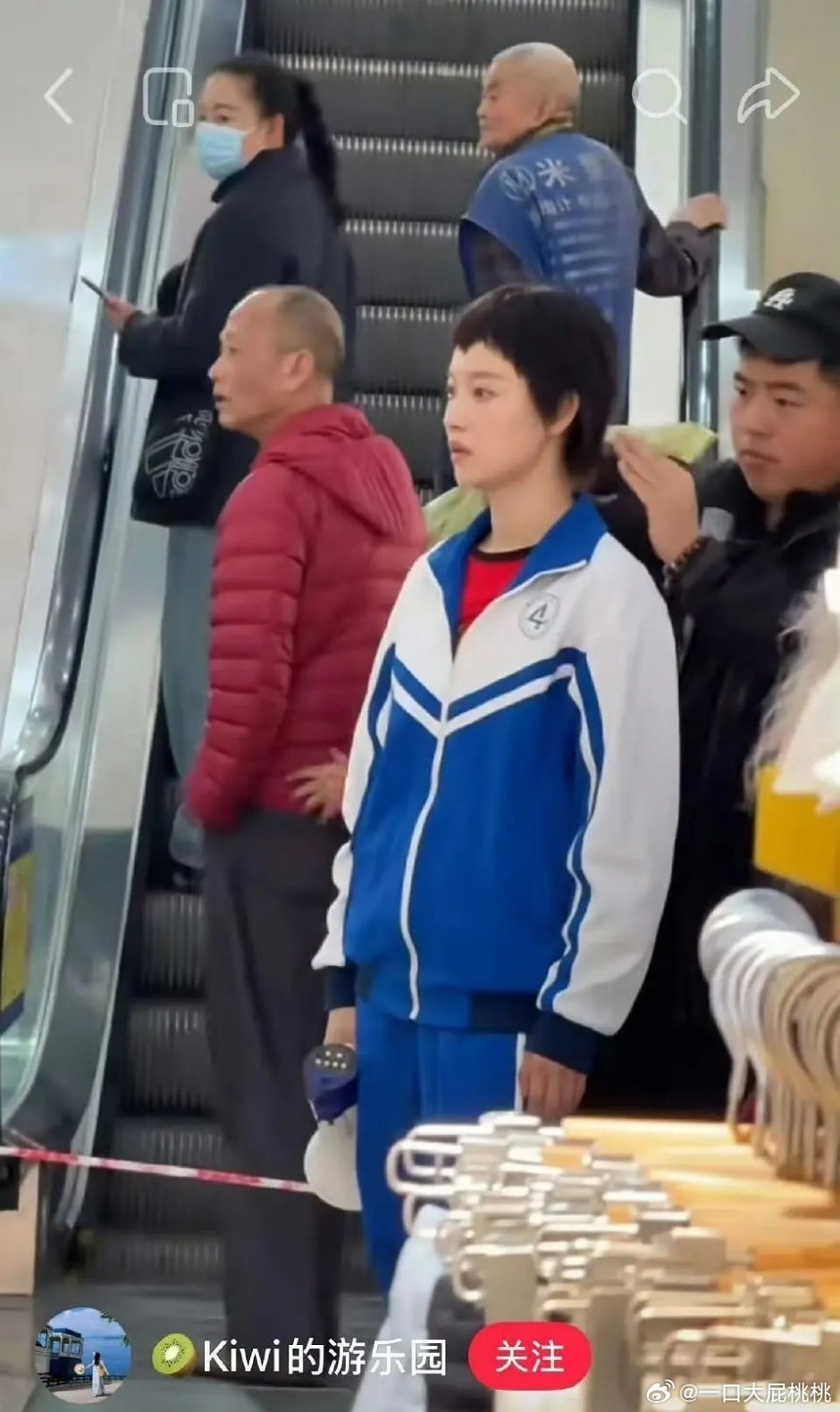 倪妮新剧短发学生造型 