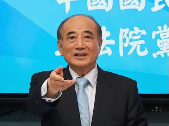 王金平这次表态，最值得看的不是他说了多少硬话，而是他说话的方式，表面上提醒台湾方
