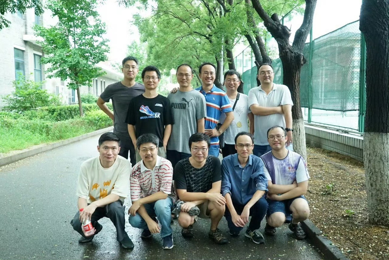 北京大学祝贺邓煜王虹¹ 北大数院连续诞生“黄金一代”，这些都是跨越！特别是今天，