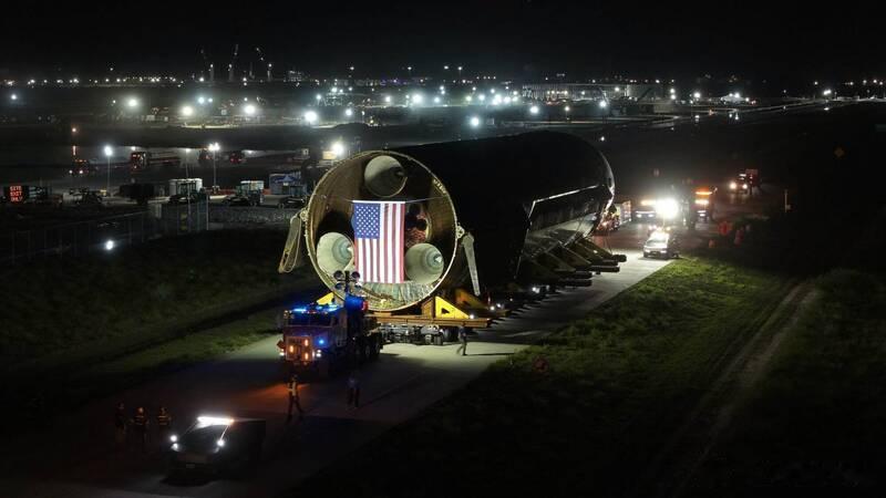 从太空飞越印度洋再返回得州！SpaceX首艘完整回收的“星舰”运抵基地，现场画面