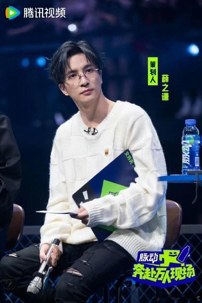 老薛可爱，刘西蒙老师无奈被cue，二人友谊佳，“回春哥”名字挺有趣。 ​​​