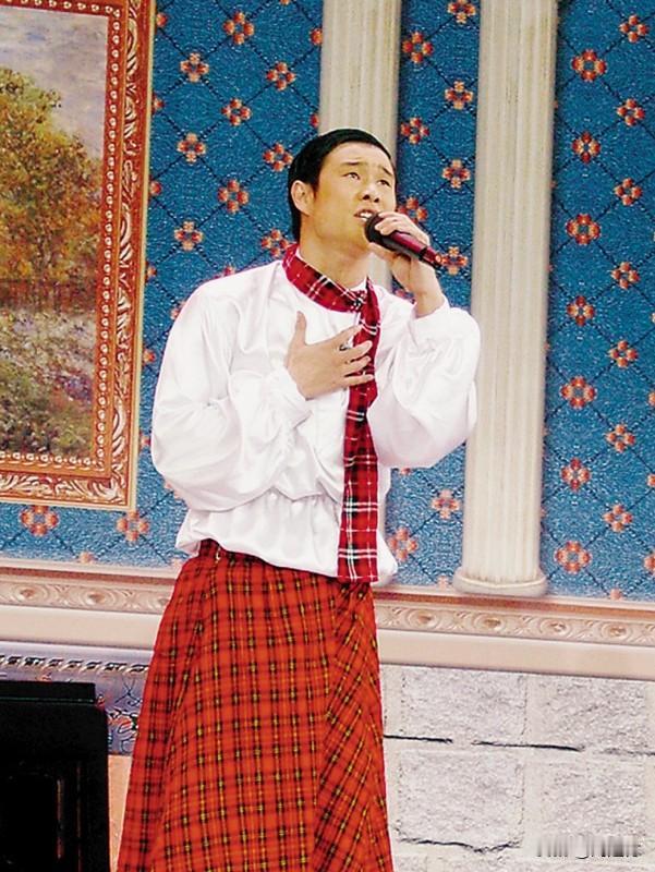 小沈阳大同演唱会和妻子深情对唱 小沈阳大同演唱会和老婆深情对唱
小沈阳大同演唱会