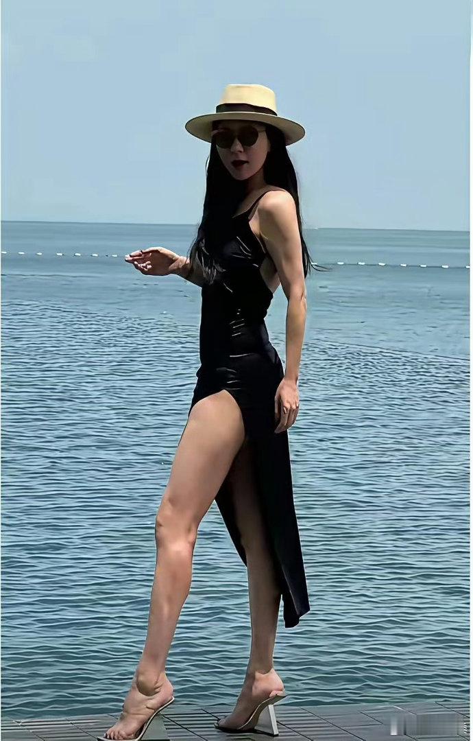 谢贤前女友CoCo今昔对比，外貌变化真是太大了。是因为她失去了什么，使自己放松身