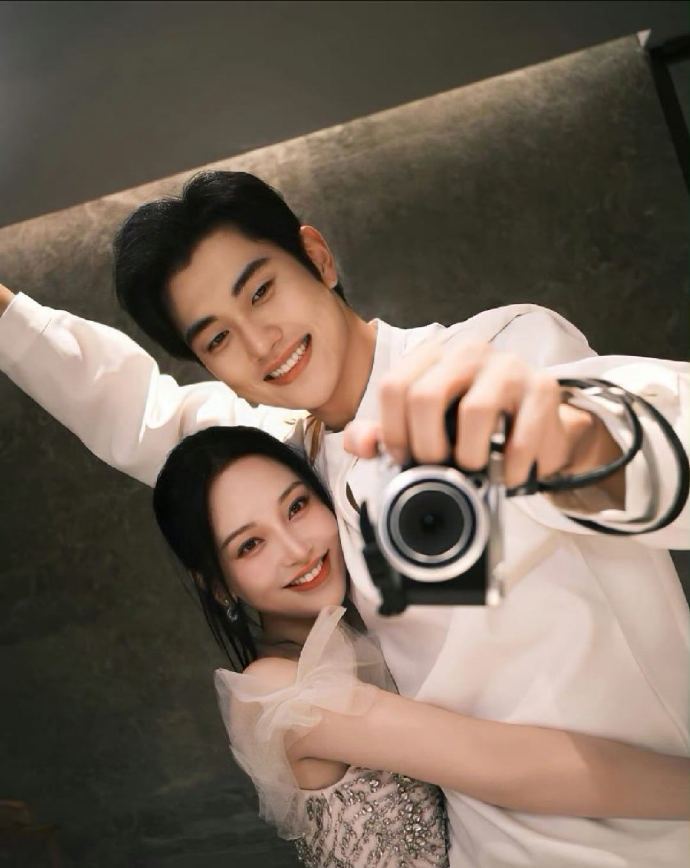 孙丞潇的身份太多了 金莎旅游就是一键跟随 妻子的浪漫旅行 看了定档预告才明白什么