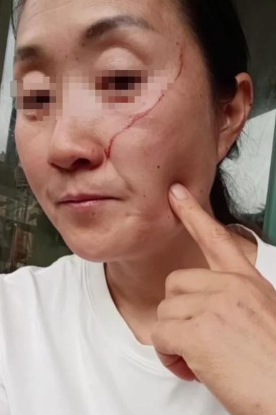 株洲高考母女的母亲，很愚蠢，也不值得同情。 都高考结束了，还要女儿保持高考前的严