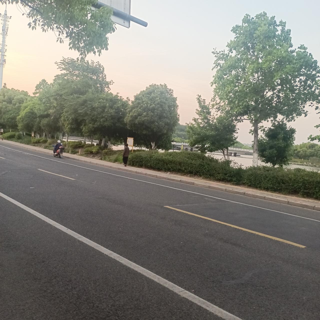 走过半生才懂的道理所谓“无为而治”，就是不顺从，也不对抗，就仅仅是看见。看见那个