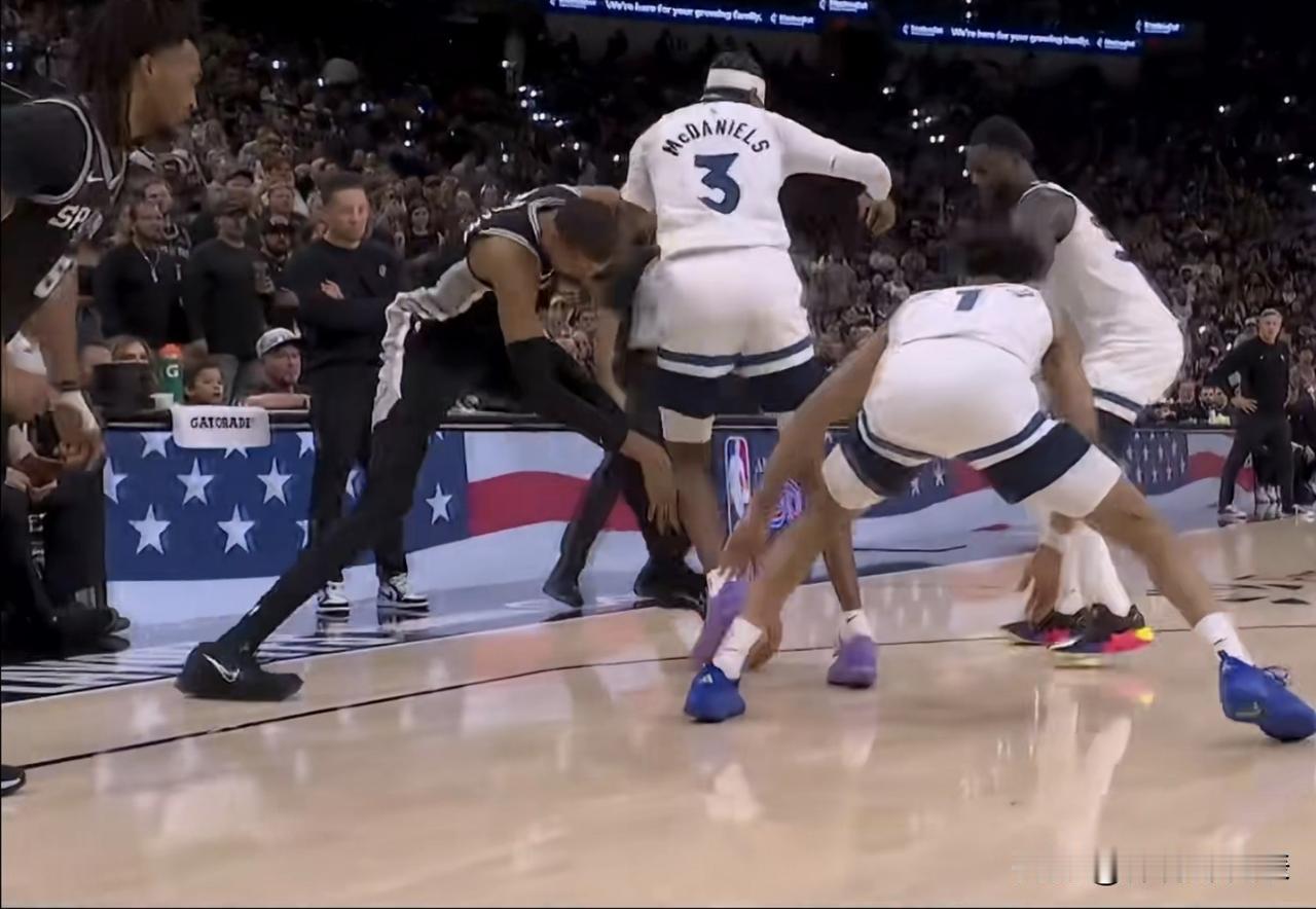 NBA西部半决赛战报，文班亚马27+17+5，马刺主场大胜森林狼赢下天王山，大比