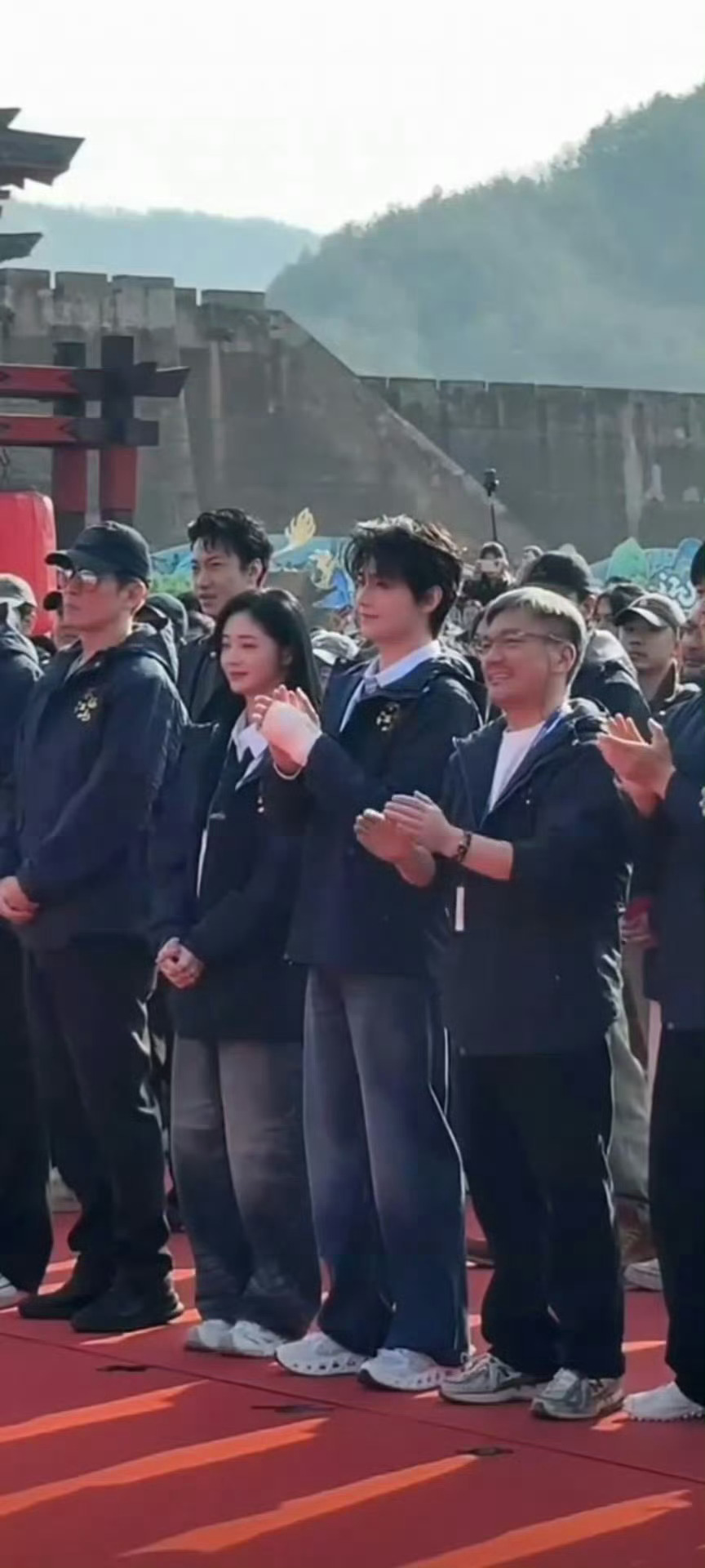 杨洋新剧《不让江山》开机了！帅哥状态真好，期待🥰 