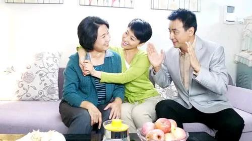 孝敬公婆,是美德还是义务?孝敬公婆，是许多家庭中永恒的话题。有人说，这是中华民族