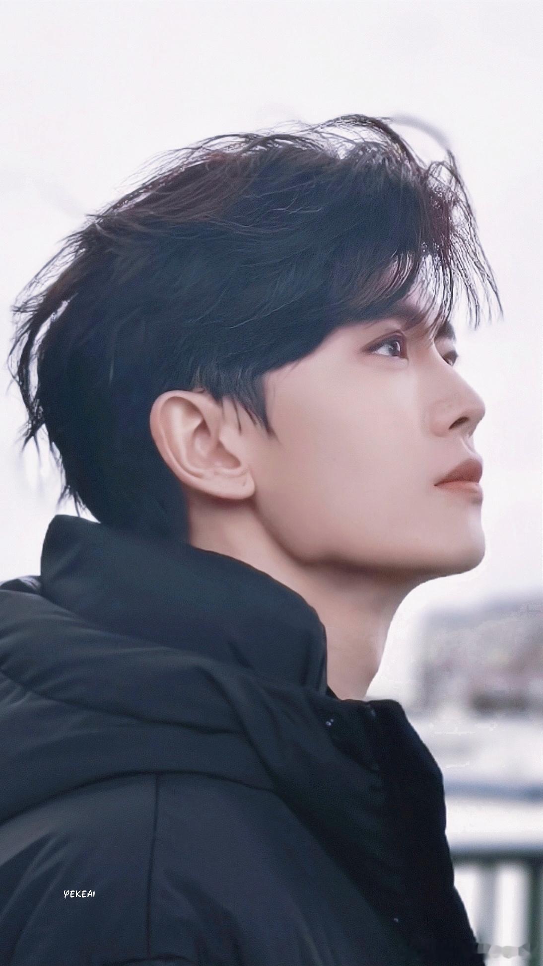 任嘉伦任嘉伦  rjletro全球品牌代言人任嘉伦 rjltasaki塔思琦中国