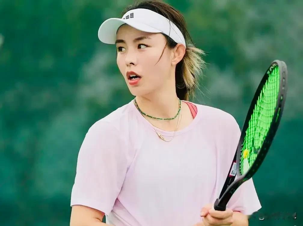 王蔷止步ITF台州W50站🎾女单四强！今日的女单半决赛，王蔷的对手是施晗（NO