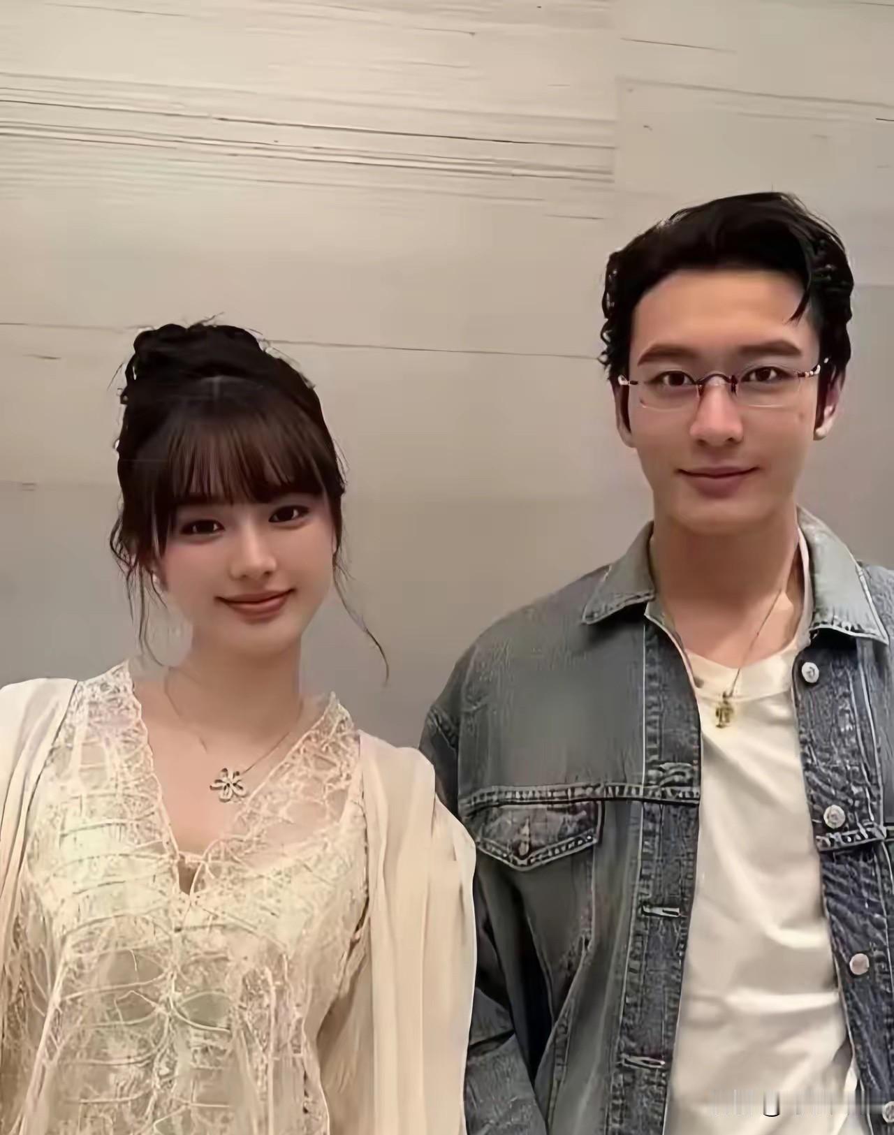 黄晓明，引发热议。

8月2日，48岁的黄晓明登上热搜，这次不是给他生下女儿的叶