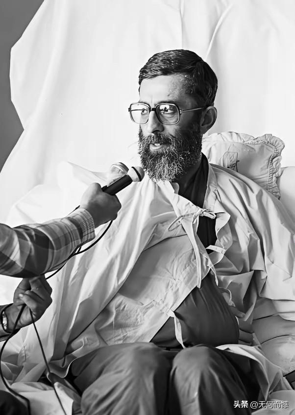 哈梅内伊年轻的时候，也一直留着大胡子，直到了晚年，始终保持着这样的形象，伊朗的男