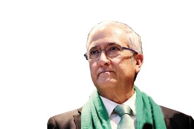 在金元足球时代，曼萨诺带领的国安，是唯一把恒大打服的球队，当年2014年的联赛当