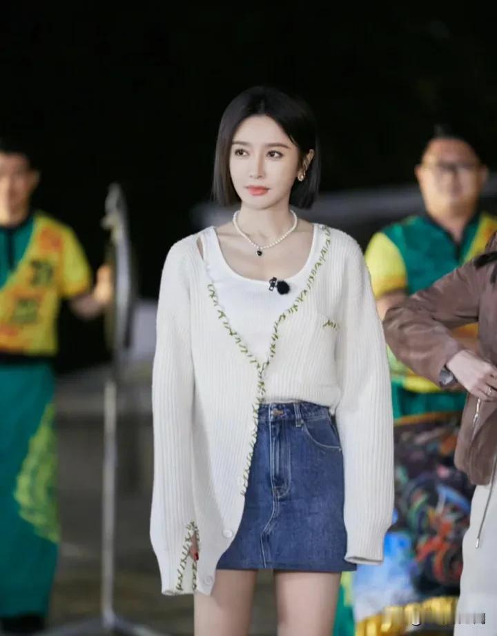 就这个状态多好，不婚不育，有伴侣，真好#秦岚#