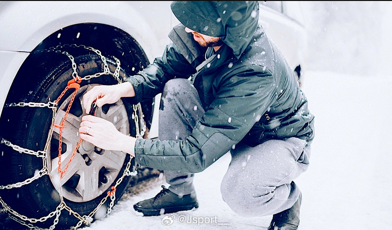#防滑链#防滑链的安装，通常是最令人讨厌的一项苦差。现代集团试图通过发明可以电动