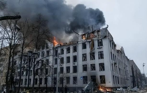 有人说俄乌战争经过四年终于打成了全世界都“顺其自然”的样子，只有美国人假惺惺地喊