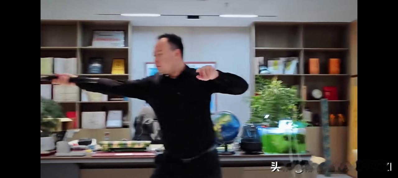 这是听风的蚕的新视频，
账号的名字叫烈隐听风，
他听风的蚕的账号还停留在1月26