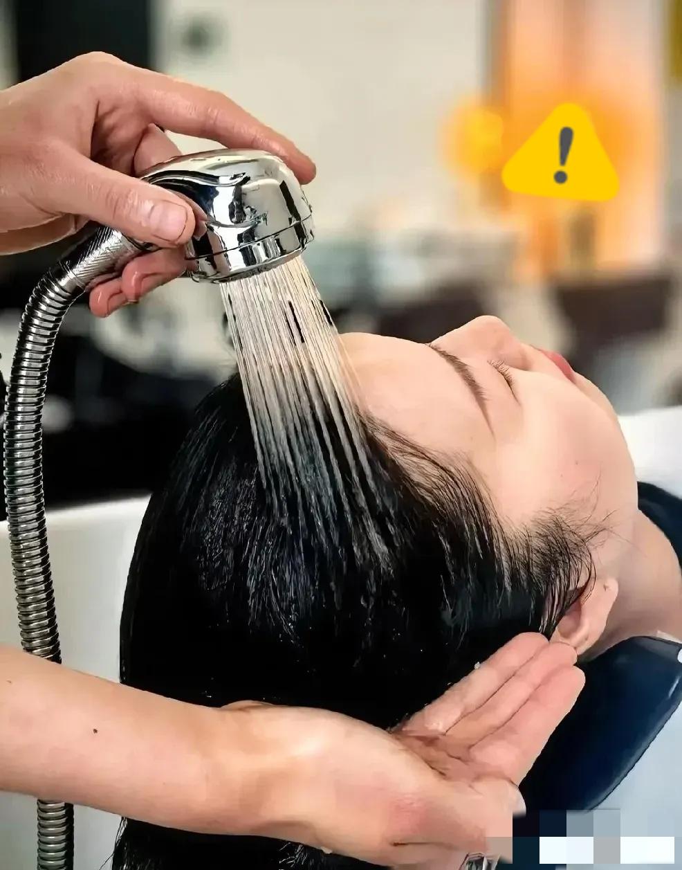 央妈终于出手科普！原来我们天天做的这4件事，全在悄悄慢性伤发，难怪发量越来越少、