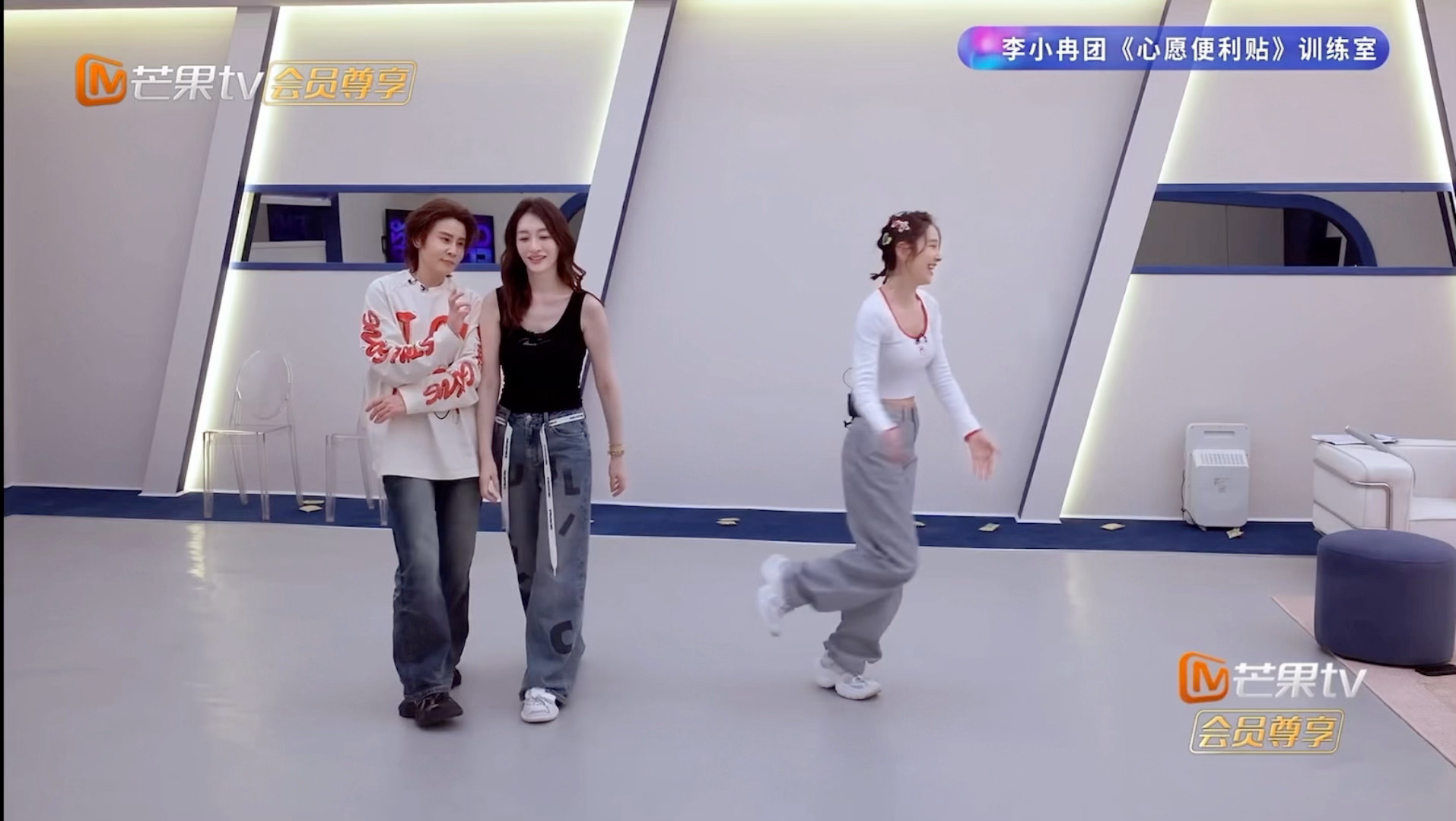 李小冉浪姐训练室状态李小冉肉眼可见的越来越累李小冉 舞蹈界失去了一个无关紧要的人