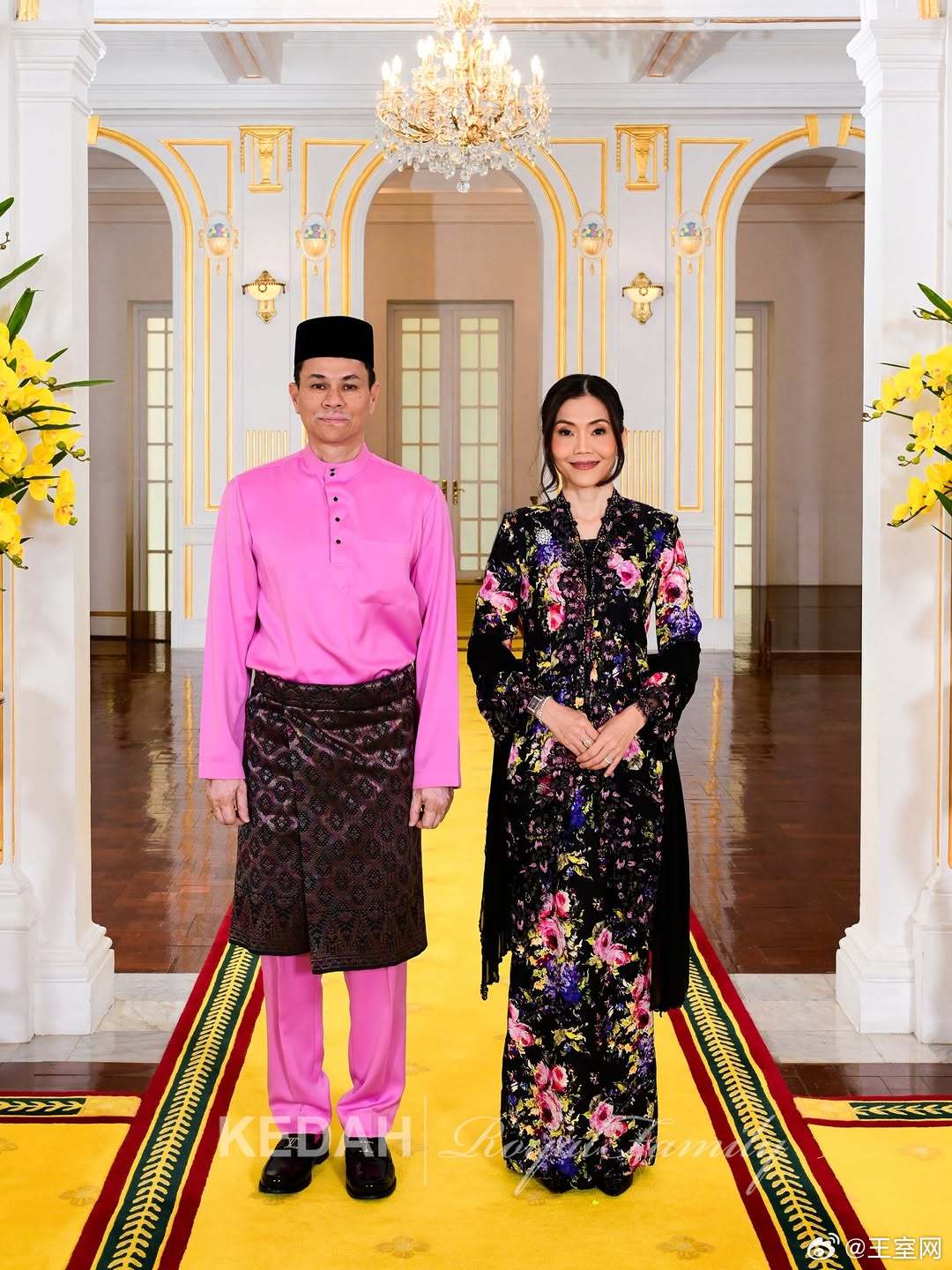 马来西亚王室 🇲🇾3月22日，马来西亚吉打州苏丹马哈茂德·萨勒胡丁和王后玛丽